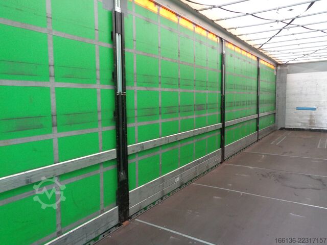 Semirremolque abierto con toldo Fliegl 3-Achs Gardinensattel MegaRunner