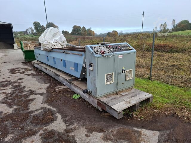 Mașină de ascuțit MVM TU-5000