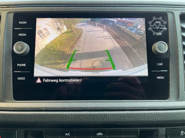 Furgon skrzyniowy VOLKSWAGEN CRAFTER KOFFER LBW+PORTALTÜR KAMERA KLIMA NAVI