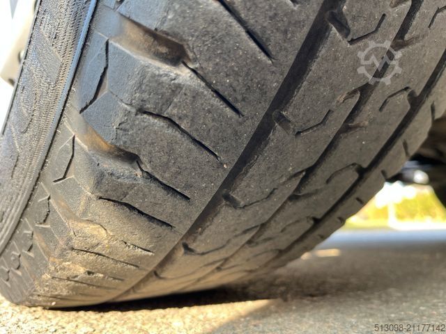 Furgon skrzyniowy VOLKSWAGEN CRAFTER KOFFER LBW+PORTALTÜR KAMERA KLIMA NAVI