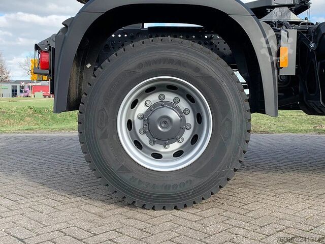 Padrão-SZM Mercedes-Benz Zetros 2045-S Tractor Head