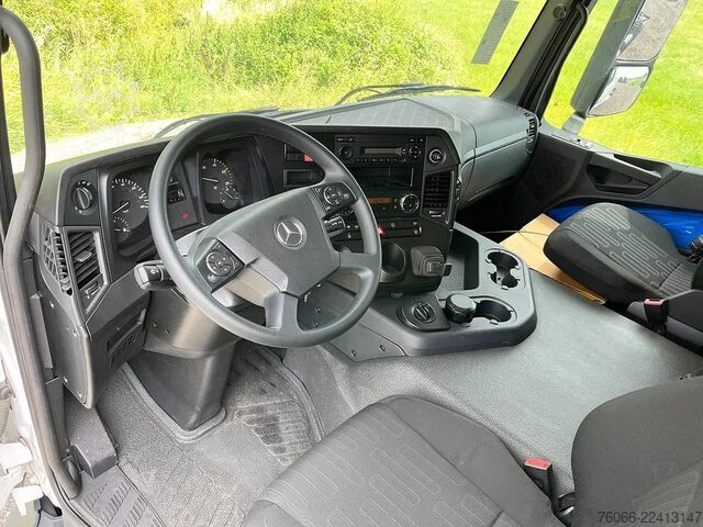 Chassis com cabina Mercedes-Benz Arocs 2033-A Chassis Cabin (2 units)