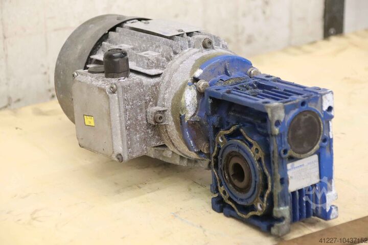 Gear motor 0.55 kW 183 rpm Motovario NHRV/ 040 71C-4