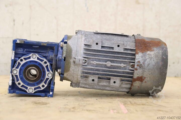 Gear motor 0.55 kW 183 rpm Motovario NHRV/ 040 71C-4