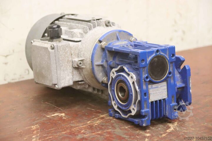 Gear motor 0.55 kW 183 rpm Motovario NHRV/ 040 71C-4