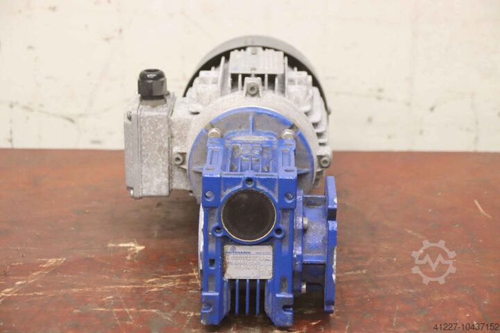 Gear motor 0.55 kW 183 rpm Motovario NHRV/ 040 71C-4