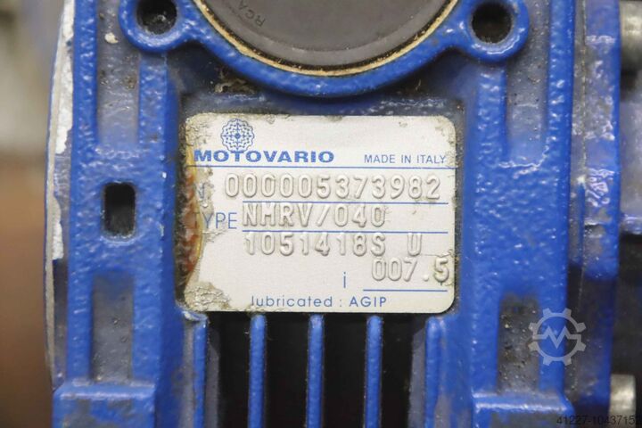 Gear motor 0.55 kW 183 rpm Motovario NHRV/ 040 71C-4