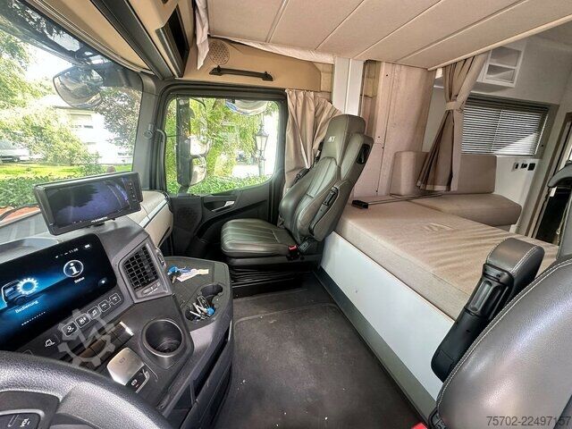 Bestelwagen Mercedes-Benz Actros 2651 STX AKX 9 Pferde Automatik, WoMo