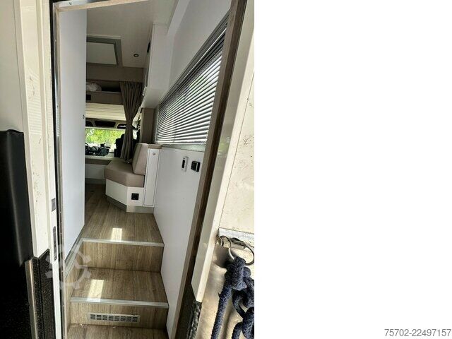 Bestelwagen Mercedes-Benz Actros 2651 STX AKX 9 Pferde Automatik, WoMo