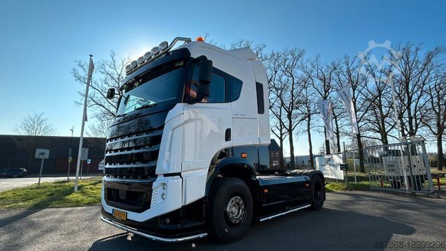 Standardowy ciągnik siodłowy  BMC Tugra 1846