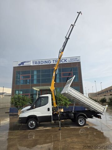 Trójstronna wywrotka Iveco 35C16
