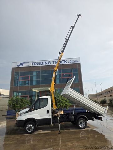 Trójstronna wywrotka Iveco 35C16