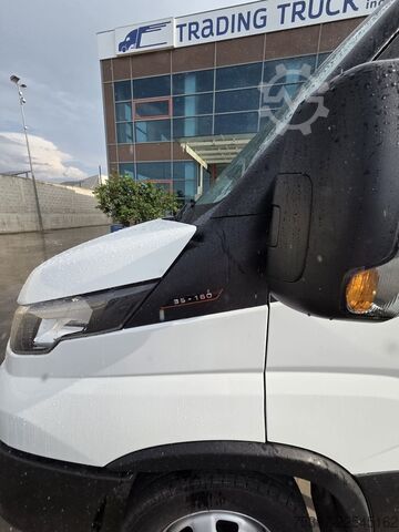 Trójstronna wywrotka Iveco 35C16