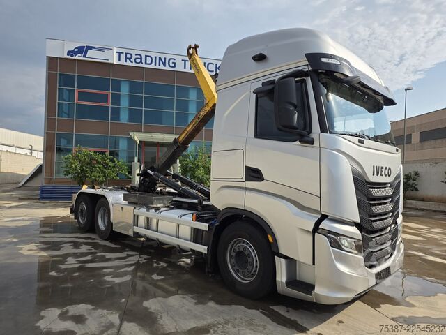 Kroklastbil iveco 260S48