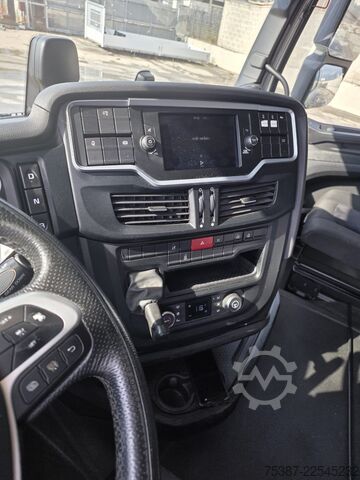 Kroklastbil iveco 260S48