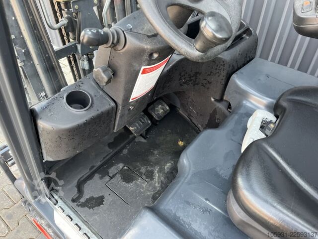 Stivuitor electric cu 3 roți Linde E12-02