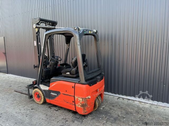 Chariot élévateur électrique à 3 roues Linde E16-02
