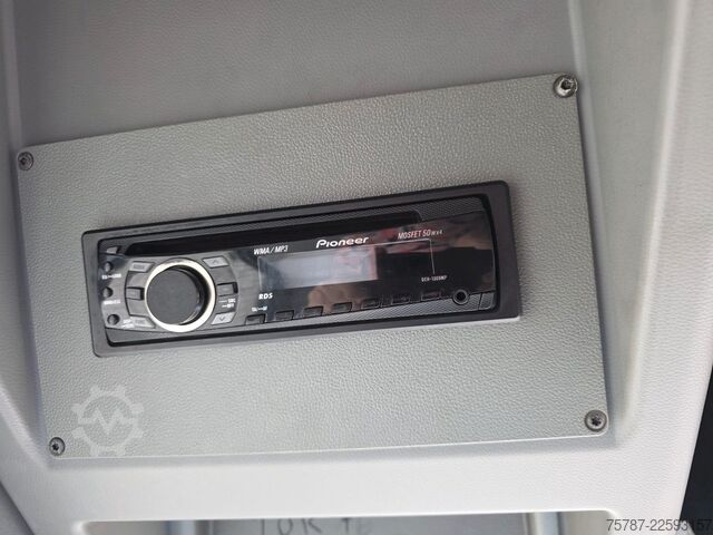 Autocar interurbain MERCEDES-BENZ LE 530 40+56+1+1