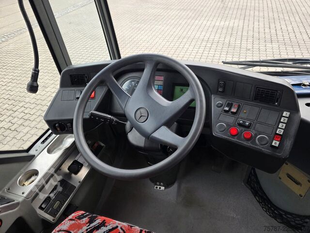 Autocar interurbain MERCEDES-BENZ LE 530 40+56+1+1