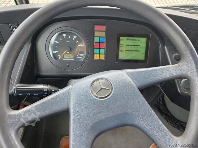 Autocar interurbain MERCEDES-BENZ LE 530 40+56+1+1