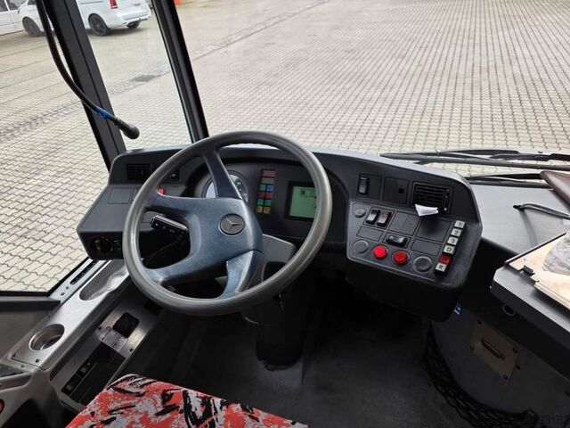 Autocar interurbain MERCEDES-BENZ LE 530 40+56+1+1