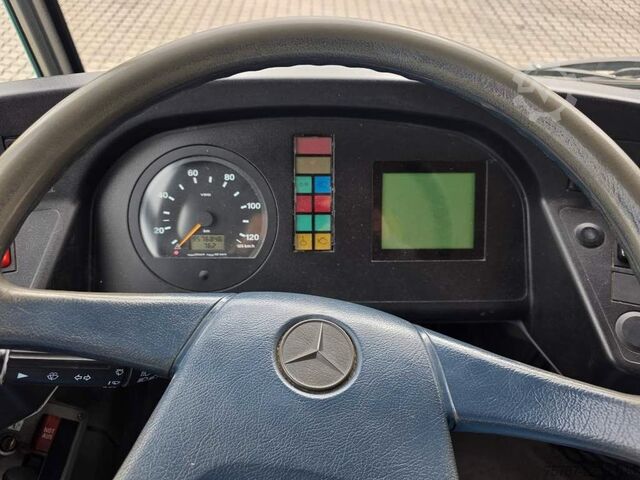 Autocar interurbain MERCEDES-BENZ LE 530 40+56+1+1