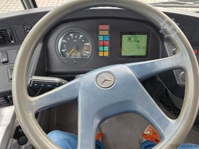 Autocar interurbain MERCEDES-BENZ LE 530 40+56+1+1