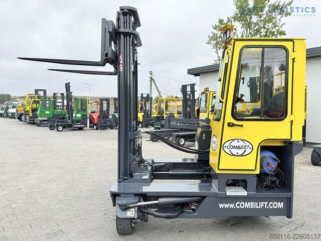 Wózek widłowy czterokierunkowy Combilift C4000 GAS DUPLEX 4600 FREE-LIFT CABIN