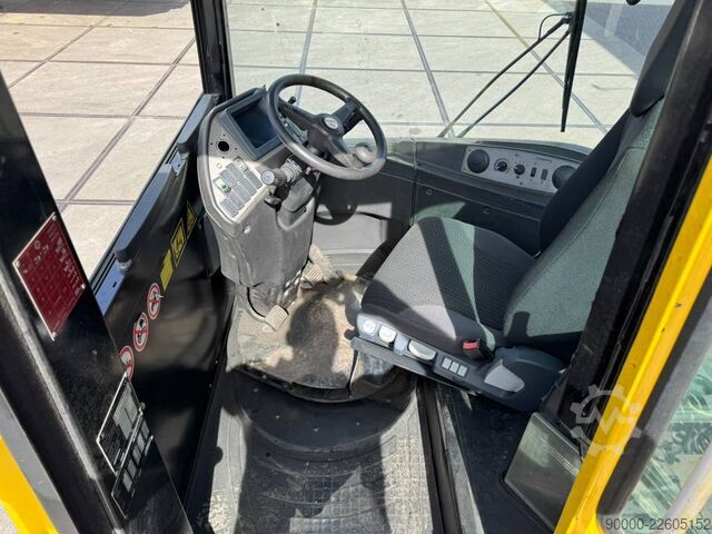 Terminál traktor Terberg RT 283