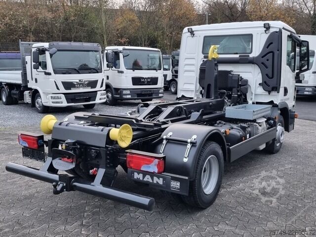 Pojazd hakowy Telehoist man TGL 8.220 BL City Abollkipper 6t Powermatic AHK2