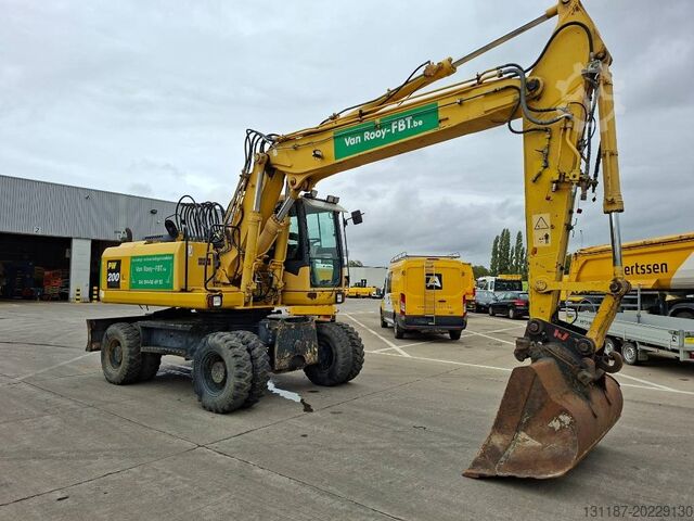 Kolové rypadlo Komatsu PW 200-7H
