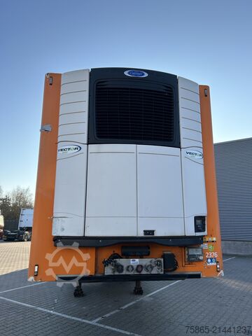 Chladírenská/mrazírenská přeprava Schmitz Cargobull / SOR Iberica / Carrier Vector 1550 Reefer / Fr...