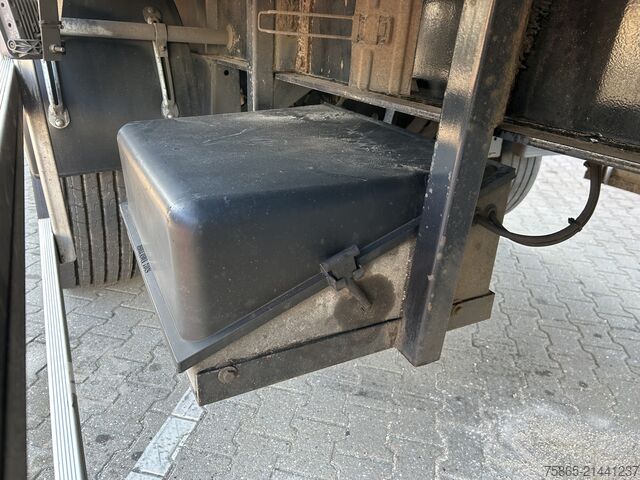 Chladírenská/mrazírenská přeprava Schmitz Cargobull / SOR Iberica / Carrier Vector 1550 Reefer / Fr...