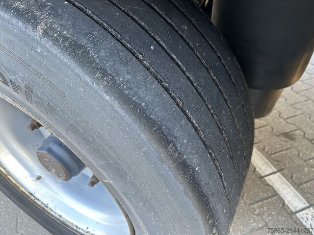 Chladírenská/mrazírenská přeprava Schmitz Cargobull / SOR Iberica / Carrier Vector 1550 Reefer / Fr...