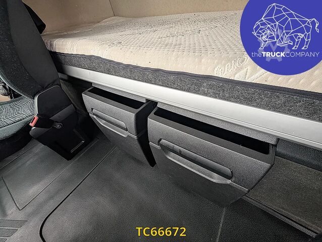 Posuvná plachta Mercedes-Benz Actros 2548