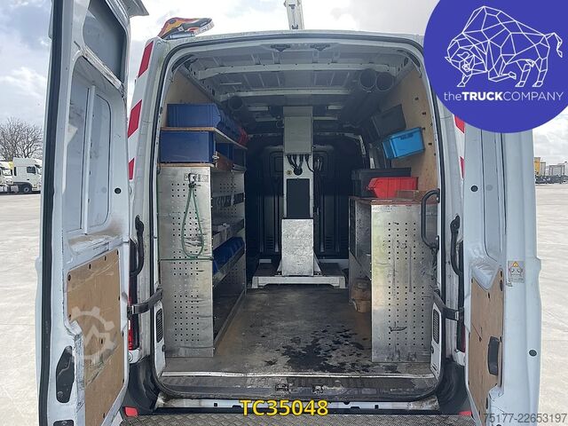 Zvedací plošina Renault Master