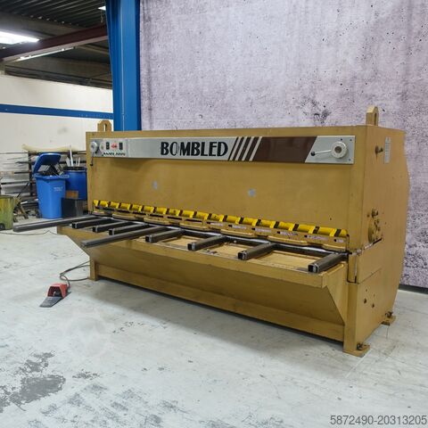 Cisaille guillotine hydraulique Bombled GTS 3010
