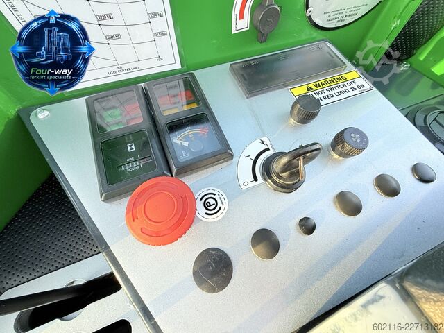 Empilhadeira multidirecional Combilift C4000 GAS DUPLEX 4050 WIDE POSITIONER