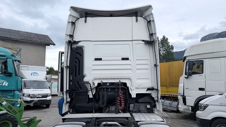 Standard nyergesvontató MAN TGX 18.500 Zgm 4x2 Bj 17