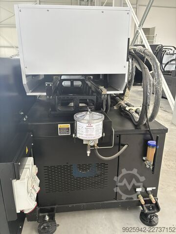 μηχανή χύτευσης με έγχυση YIZUMI UN220A5/ IU1269