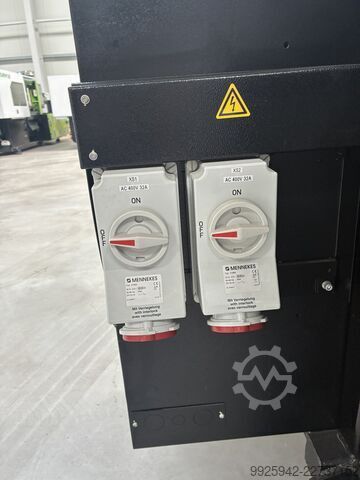 μηχανή χύτευσης με έγχυση YIZUMI UN220A5/ IU1269