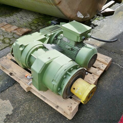 Cuve réacteur de 8 550 litres chauffée à la vapeur, Aisi 316 avec agitateur à ancre. Heinrich Nowak 9928