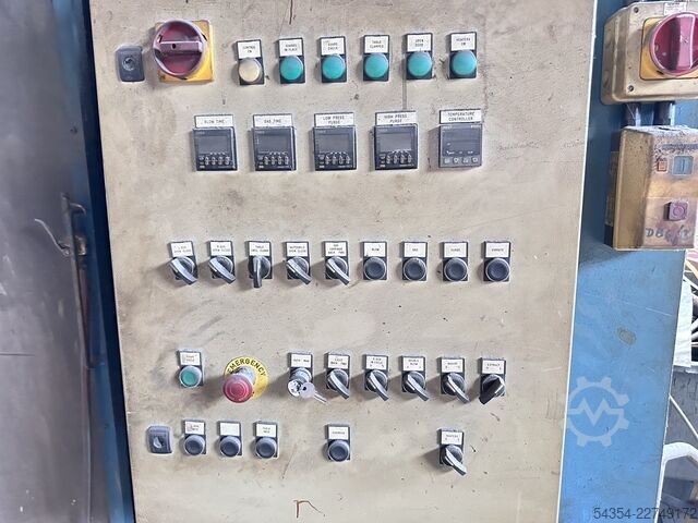 Maszyna produkcyjna Guest Foundary Machines Cold Box Core