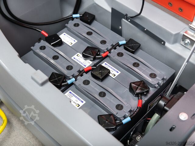 Hako B90 CL TB850 NEW BATTERIES Hako Hakomatic B90 CL TB850 - 2014y - 4200m²h