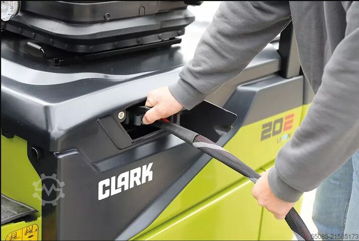 Elektromos négykerekű targonca Clark SE20