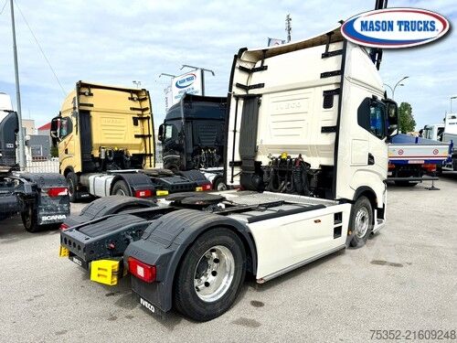 Standard nyergesvontató Iveco S-Way 530