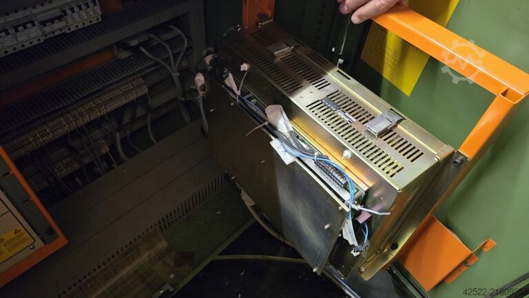 Universal Milling and Boring Machine MIKRON WF 31 D