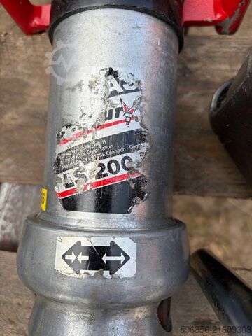 LUKAS hydraulic tool set, 630 BAR pump, 230V Zestaw narzędzi hydraulicznych LUKAS pompa 630 BAR 230V Zestaw narzędzi hydraulicznych LUKAS pompa 630 BAR 230V