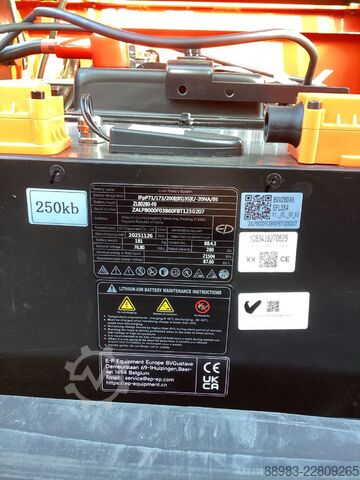 Carrello elevatore elettrico a 4 ruote EP EFL30 Pro + Fingertip + Waage