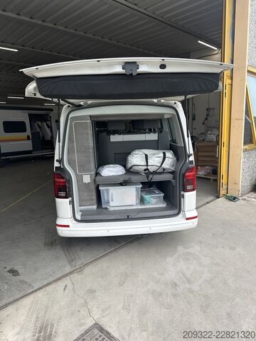 Camper Volkswagen California Ocean 2022 | Automatico | Tetto a soffietto